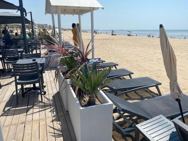 Acadie Saint Victor - Hotel Restaurant - Face Mer - Chatelaillon Plage Exteriör bild