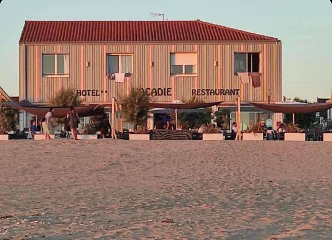 Acadie Saint Victor - Hotel Restaurant - Face Mer - Chatelaillon Plage Exteriör bild