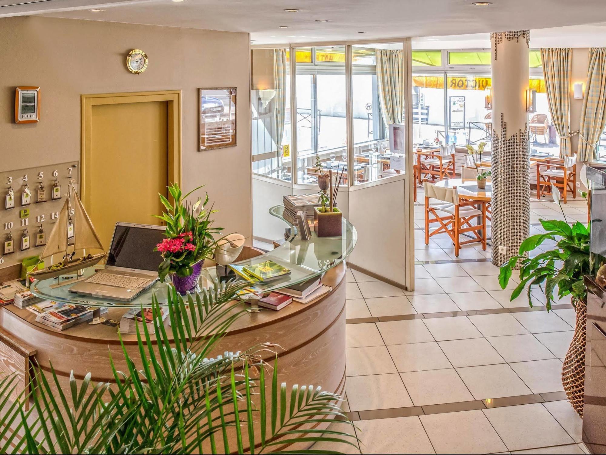Acadie Saint Victor - Hotel Restaurant - Face Mer - Chatelaillon Plage Exteriör bild