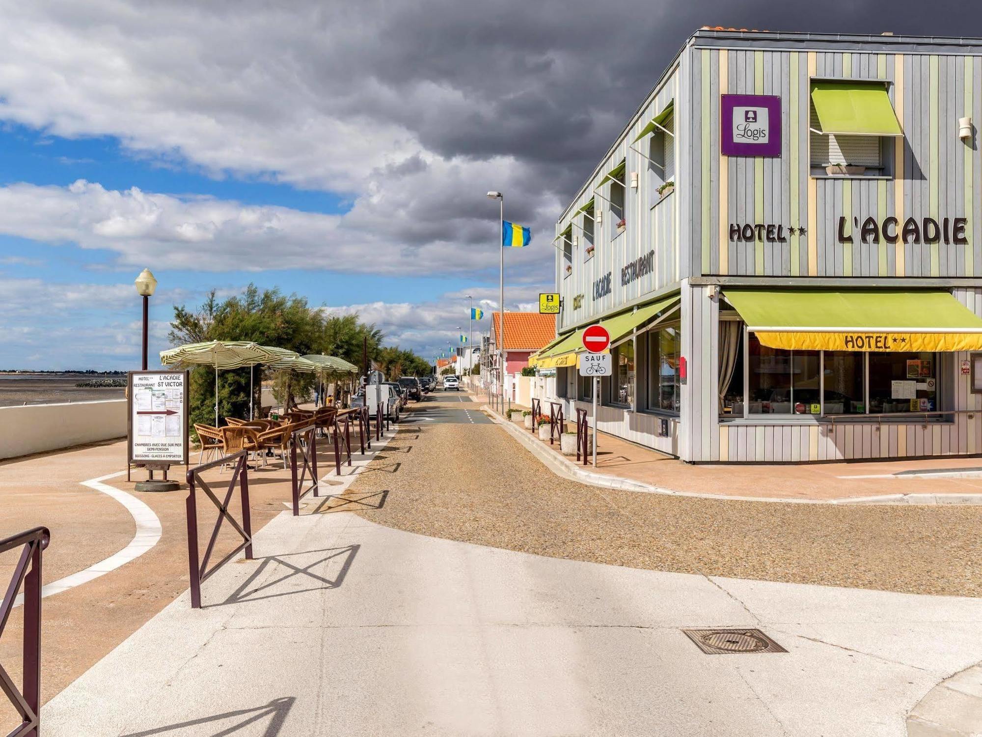 Acadie Saint Victor - Hotel Restaurant - Face Mer - Chatelaillon Plage Exteriör bild